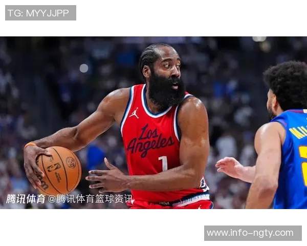 哈登回忆小范甘迪的疯狂举动：更衣柜里的小纸条惊喜不断