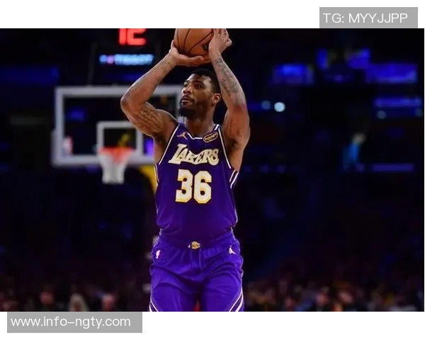 雷迪克听从建议首发出战斯玛特激活全队表现东契奇带替补射手如鱼得水 雷迪克听从建议首发出战斯玛特激活全队表现东契奇带替补射手如鱼得水